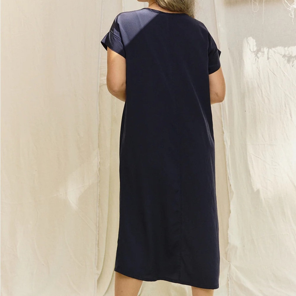Elizabeth Suzann Georgia Midi 100% Silk Navy Dress - Picture 6 of 6